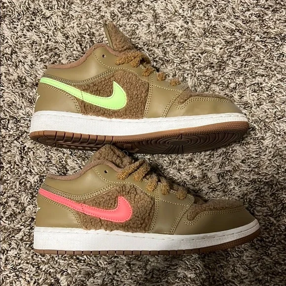 Nike Kids Sneakers in Brown with Neon Accents - Picture 2 of 6